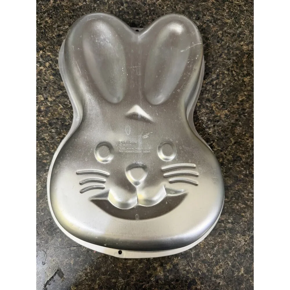 Wilton Bunny Rabbit Face Cake Pan 2105-2074 Aluminum Easter Baking Mold